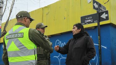 Carabineros puede realizar control de identidad por pasar rápido mochila a otra persona