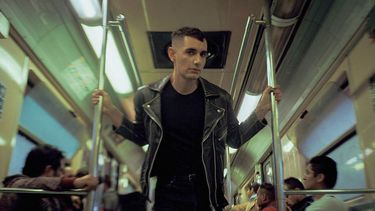 Alex Anwandter realizará concierto con recaudación para Cruz Roja