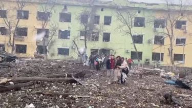 Rusia justifica bombardeo a hospital de Mariupol: “Era base del batallón ultrarradical