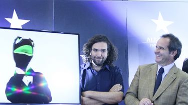 El parche antes de la herida: Contraloría presentó reparos a título del hijo de Andrés Chadwick un día antes de su renuncia