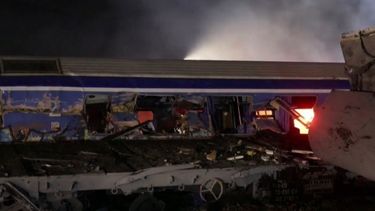 36 muertos en la colisión de dos trenes en Grecia, la mayor tragedia europea de la década