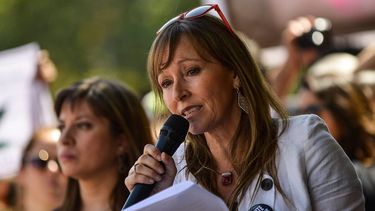 Ana María Gazmuri quiere invitar a Bachelet a fumar un pito porque ha sido difícil llegar a ella con este tema