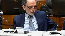 La ofensiva de Sergio Muñoz: Ingresa recurso contra Supremos para acceder a informe de investigación en su contra