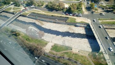 Inician sumario por residuos en Río Mapocho: Club de Golf Lomas de La Dehesa arriesga millonaria multa