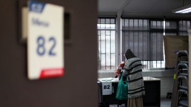 El Desconcierto | segun expertos sufragio en 1 dia era factible aumentando numero de camaras secretas a 4 por mesa.jpg