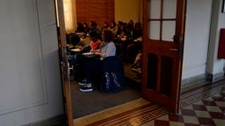 Según la OCDE Chile está entre los países donde ser universitario duplica los ingresos