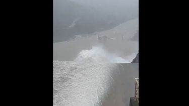 VIDEO| Intensas precipitaciones demandan masiva descarga de Embalse Colbún