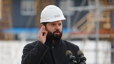 Cuatro de cada 10 chilenos confía en el Presidente Boric por su carisma y ser dialogante