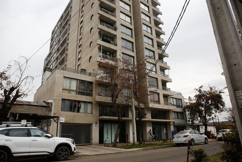 vecinos de quinta normal van a la justicia por residente que hace fiestas  descontroladas   corte investigara.jpg