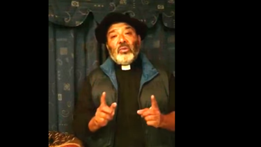 VIDEO| Cura de Valparaíso envía mensaje a políticos: Paren el hueveo, hasta cuándo tanta mentira e incapacidad