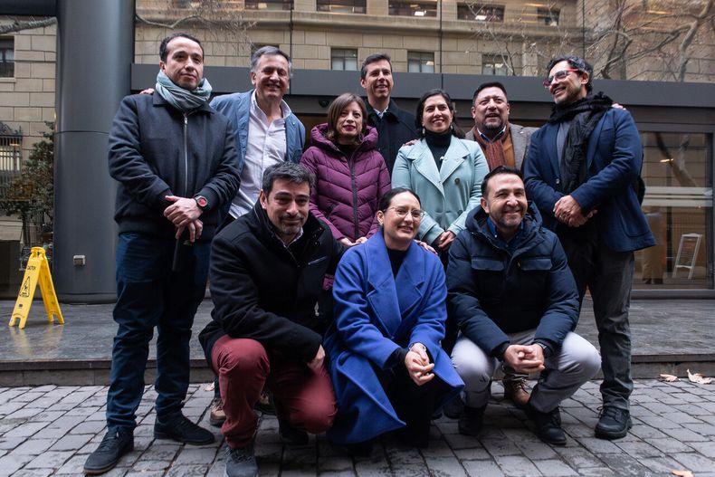 Alcaldes de oposición de la Región Metropolitana realizan un punto de prensa - Agencia Uno