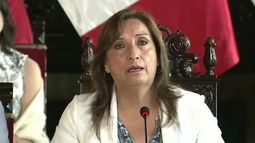 Perú: Parlamentarios de izquierda presentan moción de destitución contra Boluarte