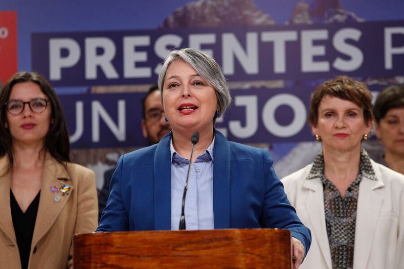 ministra jara y gira por reforma previsional dialogos ciudadanos y seis regiones en el norte.jpg