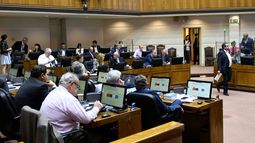 Comité de Expertos debuta entre las 10 instituciones que generan menos confianza en Chile