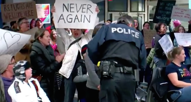 protestas aeropuertos_trump.png