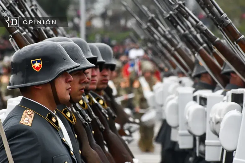 20834 militares desfilando.webp