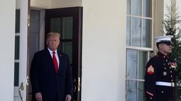 Casa Blanca confirma que Donald Trump presenta síntomas tras contagio de COVID-19