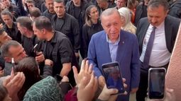Fuentes oficiales: Erdogan se impone en las presidenciales en Turquía