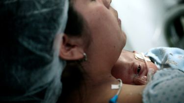 Sancionar la violencia obstétrica no es una prioridad: Los tres proyectos que el Congreso se ha negado a tramitar desde 2015