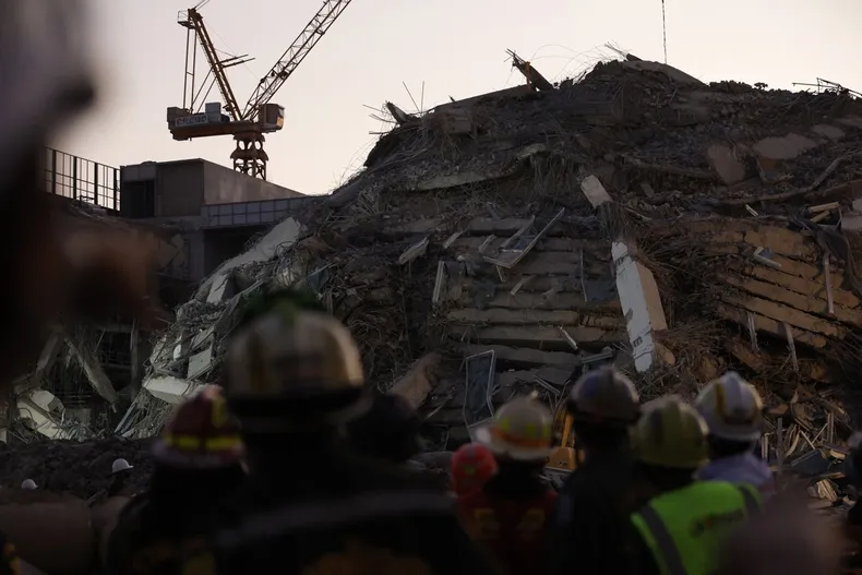 13534 terremoto myanmar.webp