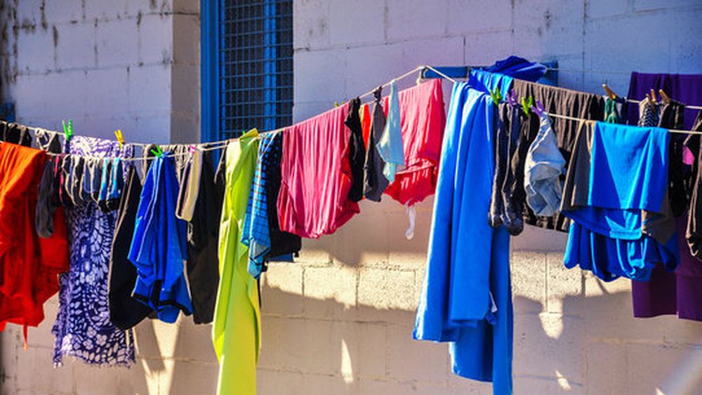 La ropa tendida y la que no debió caer