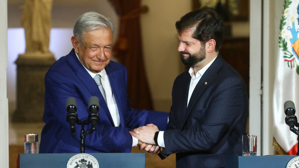 El “abrazo fraterno” del Presidente Boric a López Obrador tras conflicto diplomático con Ecuador