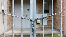 Agrupación de FF.AA. y Carabineros en retiro cerró con candado sede de club de adultos mayores: Suprema ordenó restituir acceso