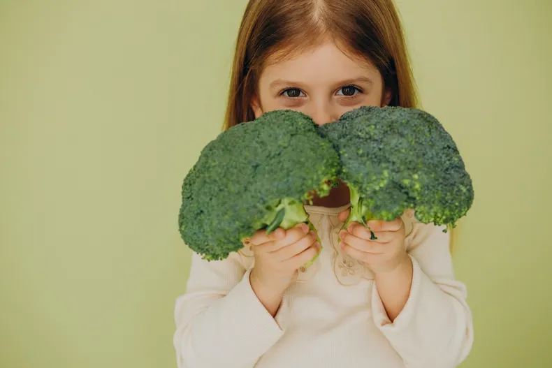 ministerio de salud actualiza guia y reconoce dietas vegetarianas y veganas como aptas para ninos desde los primeros 2 anos de vida.webp