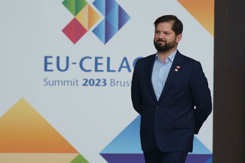 El Presidente de la Republica Gabriel Boric recibe la bienvenida oficial a las delegaciones participantes en la III Cumbre CELAC UE..jpg