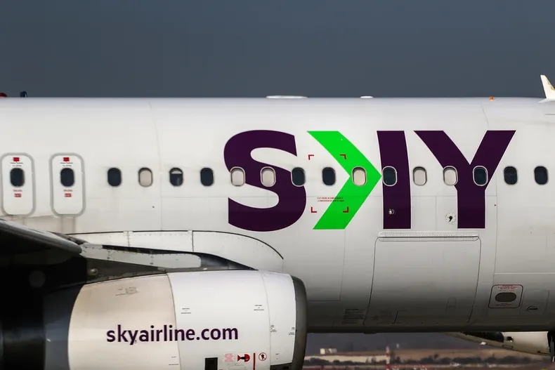 sky exigio 6 meses de vigencia de pasaporte y frustro viaje familiar a mexico corte ordeno pagar 5 2 millones a afectados.webp