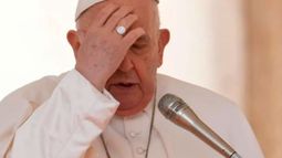 Papa Francisco pide perdón al mundo por insultante y homofóbica frase que lanzó