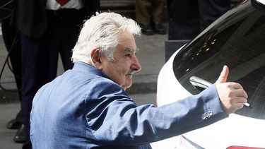 VIDEO| José Mujica envió saludó a Gabriel Boric por su candidatura: No te vayas a olvidar que esto es de muchos, que hay que juntar y juntar