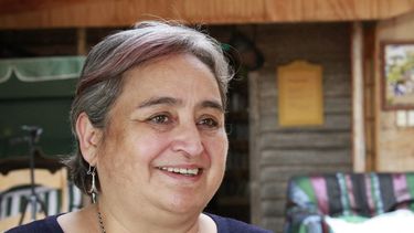 Poeta Rosabetty Muñoz recibe Premio Iberoamericano Pablo Neruda: Antología llegará a bibliotecas públicas
