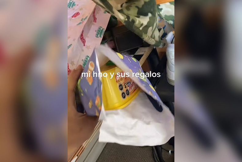 video nino es viral tras aprender lo que son los regalos no me deja de mandar regalos.jpeg