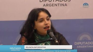 VIDEO| Dirigenta secundaria lanza potente discurso a favor del aborto: ¿Cuándo firmamos un contrato diciendo que sí o sí íbamos a querer ser madres?”