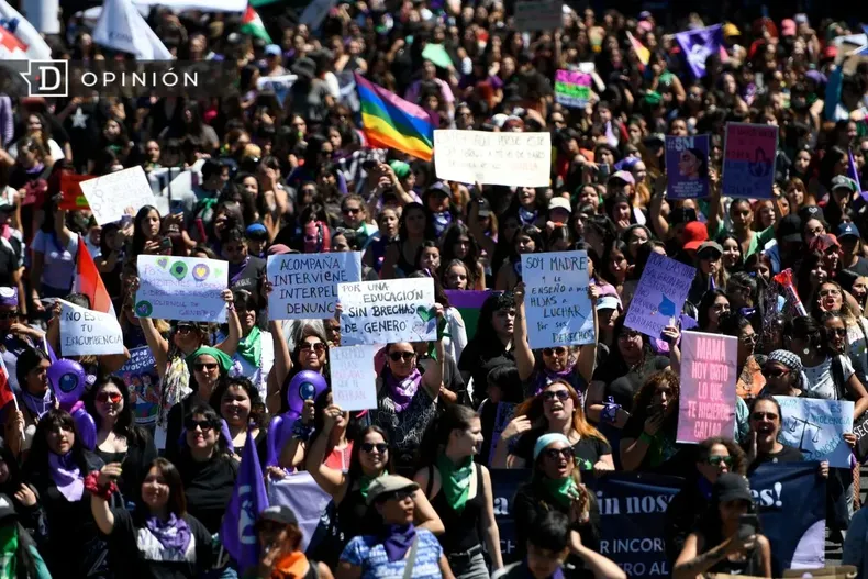 12478 marcha de mujeres por el 8m.webp