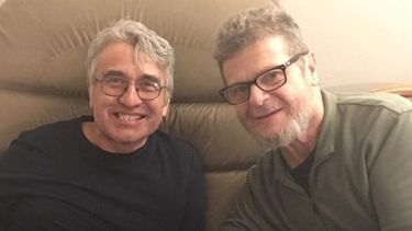 Aquí con mi gran amigo y hermano: La foto de Jorge González y Gustavo Santaolalla que renueva la amistad que dio vida a Corazones
