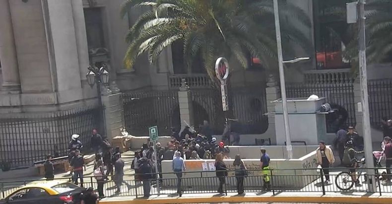 funcionarios municipales agredidos con palos por ambulantes presentan recurso de proteccion e1697217441216.jpg