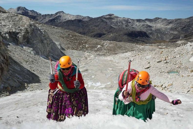 3334 cholitas escaladoras.jpg