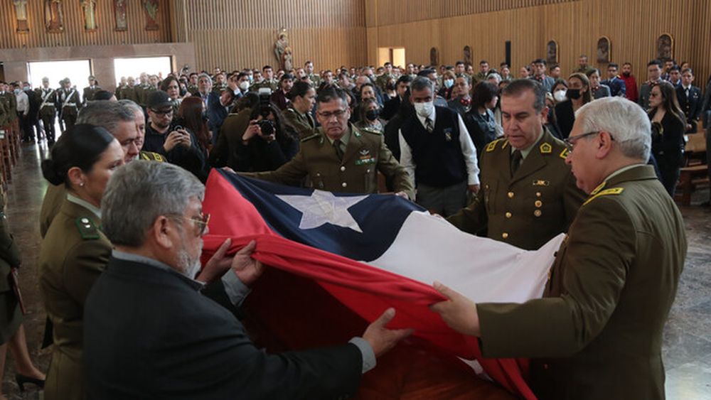 Carabineros otorga ascenso póstumo y nombra tenencia como Carlos Retamal Jaque en homenaje