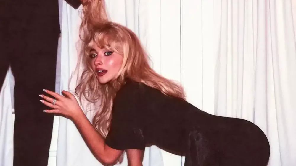 La portada del nuevo disco de Sabrina Carpenter que encendió el debate en redes en torno al feminismo