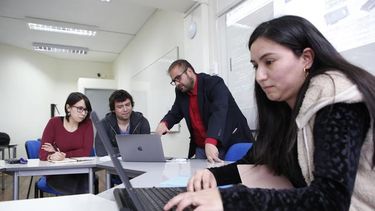 Experto llama a robustecer legislación en torno a ciberseguridad y critica a bancos que invierten poco