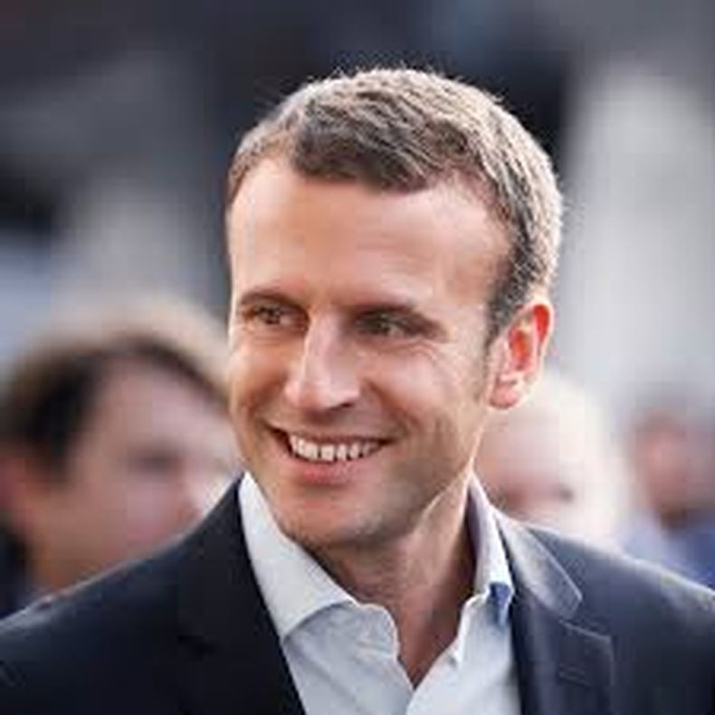 macron twitter.jpg