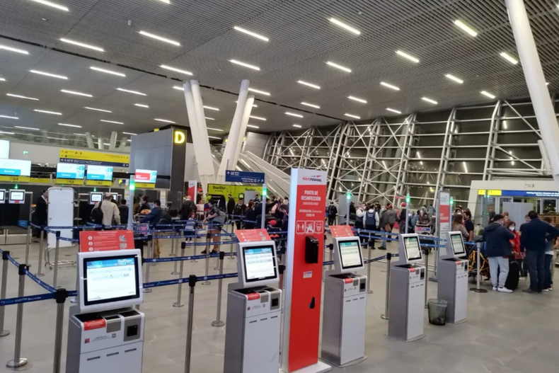 casi 2 mill de viajeros saldran en fiestas patrias 40 lo hara en avion y hacia calama o lima.png