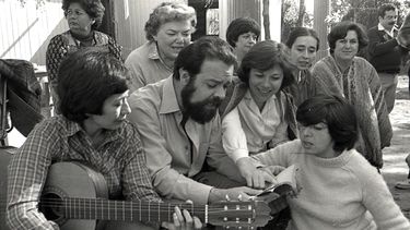 El Desconcierto | 1982 paseo Vica3_alta.jpg