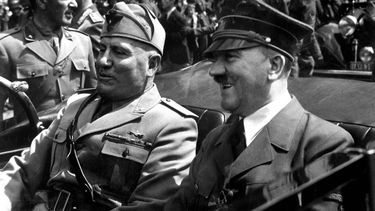 El Desconcierto | Hitler_and_Mussolini_June_1940 scaled.jpg