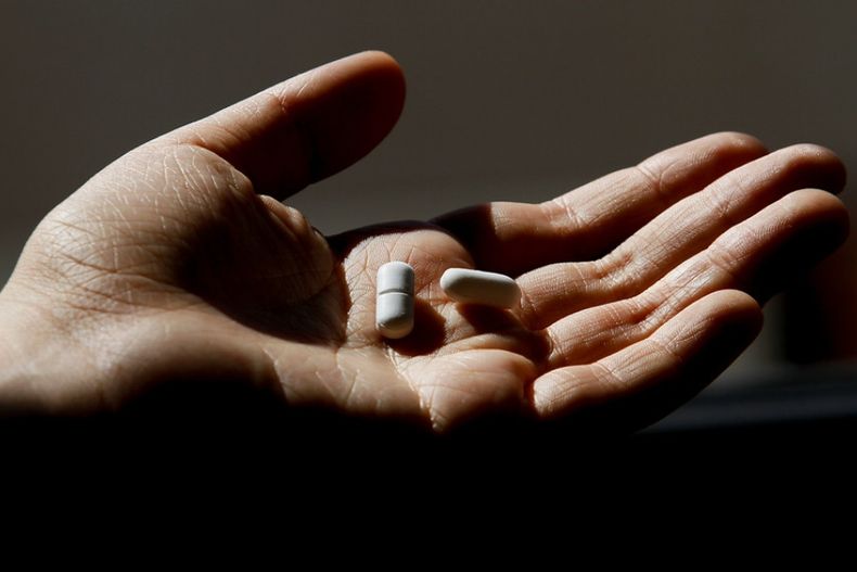 Expertos llaman a un consumo responsable de farmacos.jpg