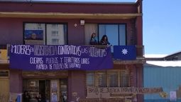 Organizaciones feministas y mapuche toman oficinas del Sernameg de Temuco exigiendo el fin de la violencia institucional en el territorio