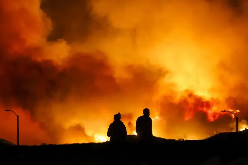 10544 los angekes california incendio.webp