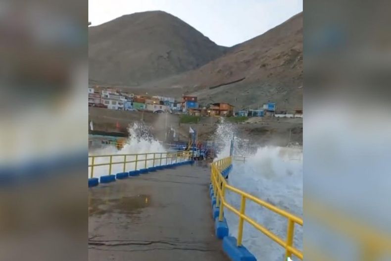 video marejadas anormales se reportaron en las costas de antofagasta y vina del mar e1674062910921.jpeg